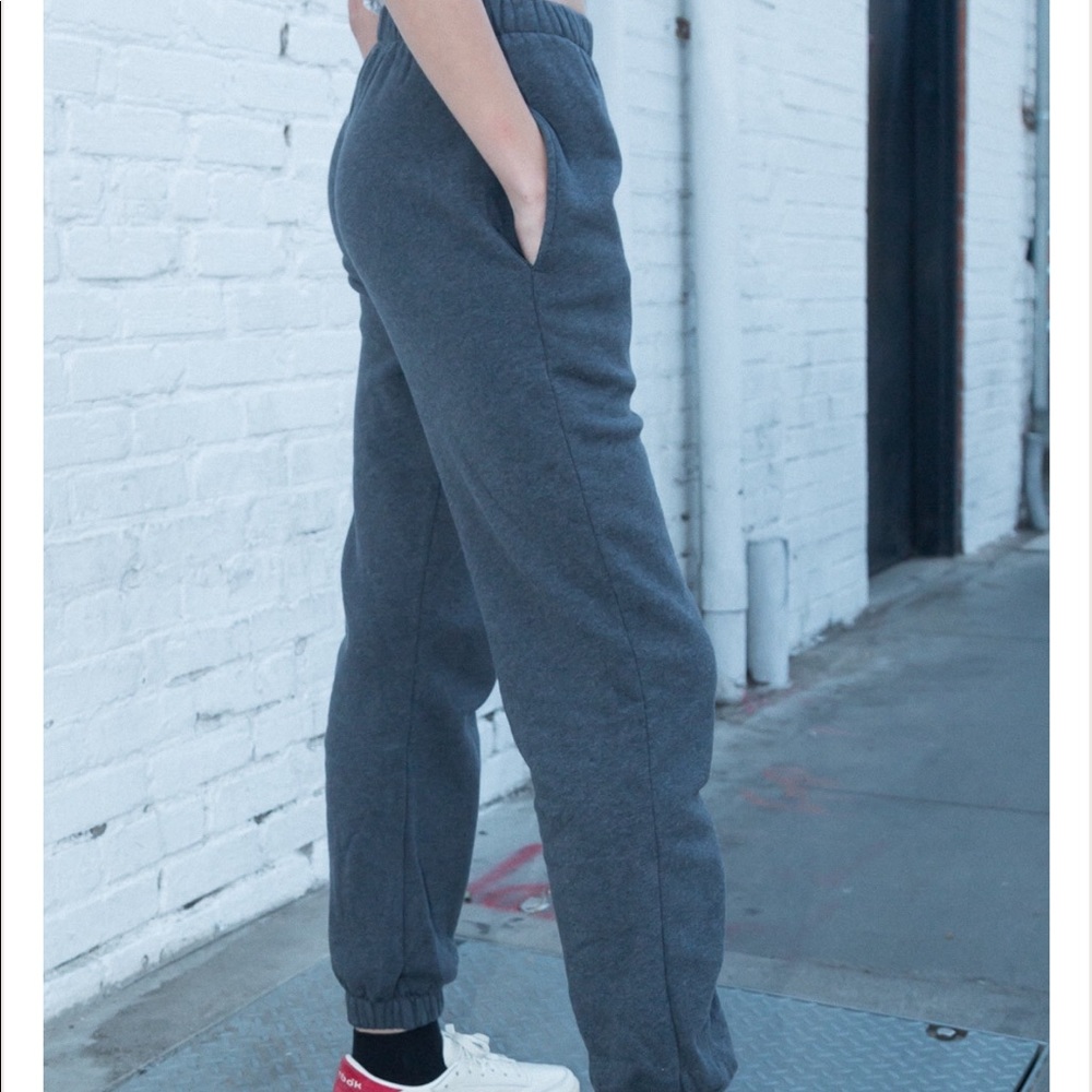 Brandy Melville Rosa Sweatpants